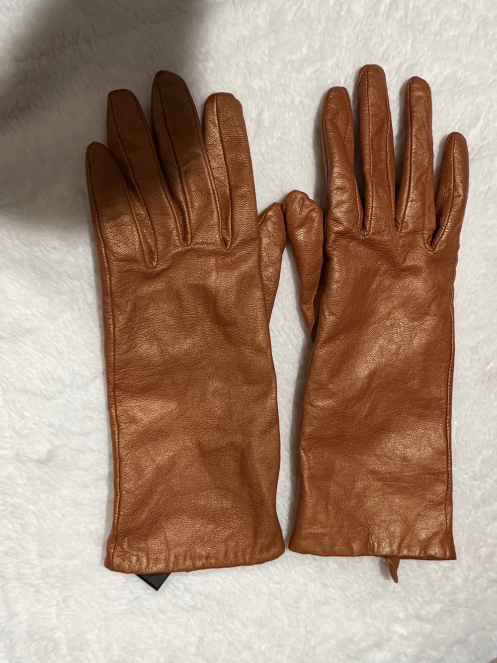 Women’s Classic Brown Leather Gloves
